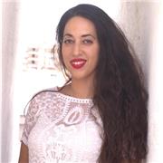 Psicóloga Sanitaria, trabajando como tal y en contínua formación. Enfoque integrador, especial en terapias de tercera generación.